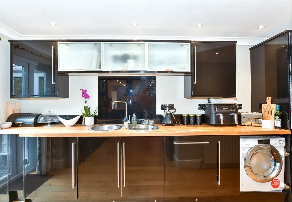 Utility Area - Chatfield Way, Bradbourne Fields, East Malling, Kent - Wards of Kent