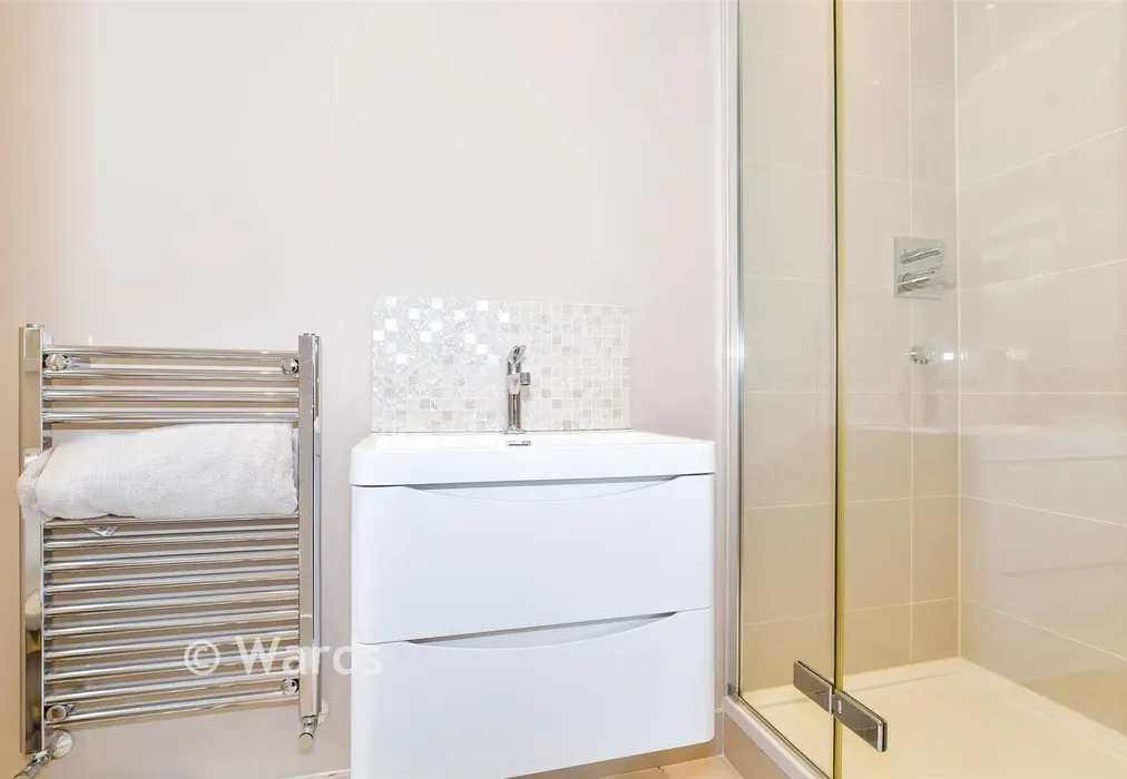En-Suite Shower Room - Chatfield Way, Bradbourne Fields, East Malling, Kent - Wards of Kent