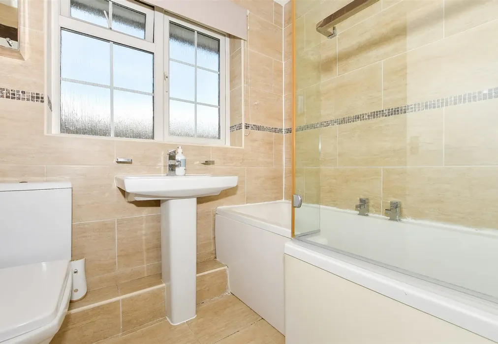 Bathroom - Hunters Way, Uckfield, East Sussex - Wards of Kent