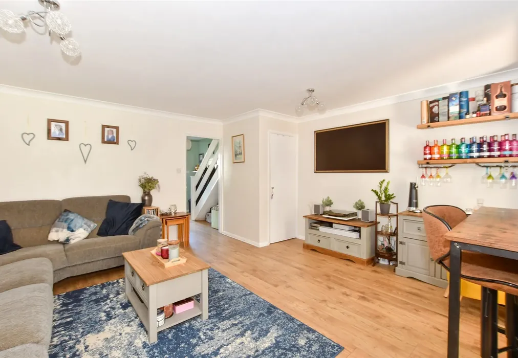 Lounge - Hunters Way, Uckfield, East Sussex - Wards of Kent