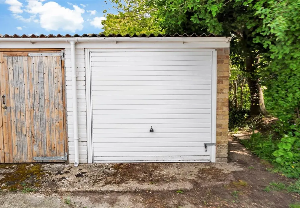 Garage - Hunters Way, Uckfield, East Sussex - Wards of Kent