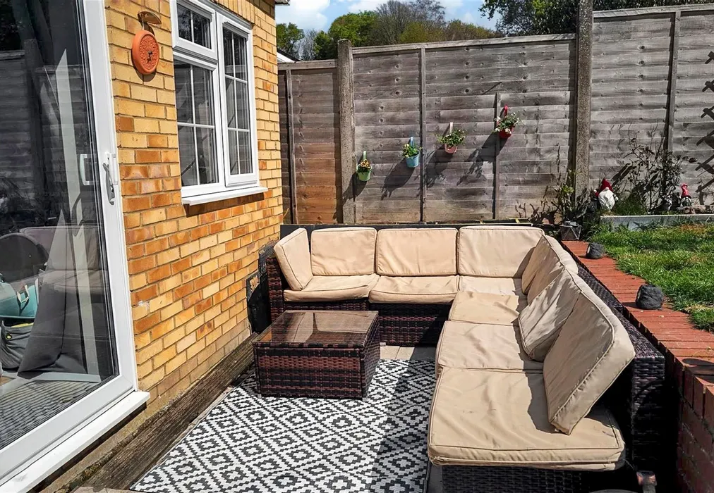 Rear Garden - Hunters Way, Uckfield, East Sussex - Wards of Kent