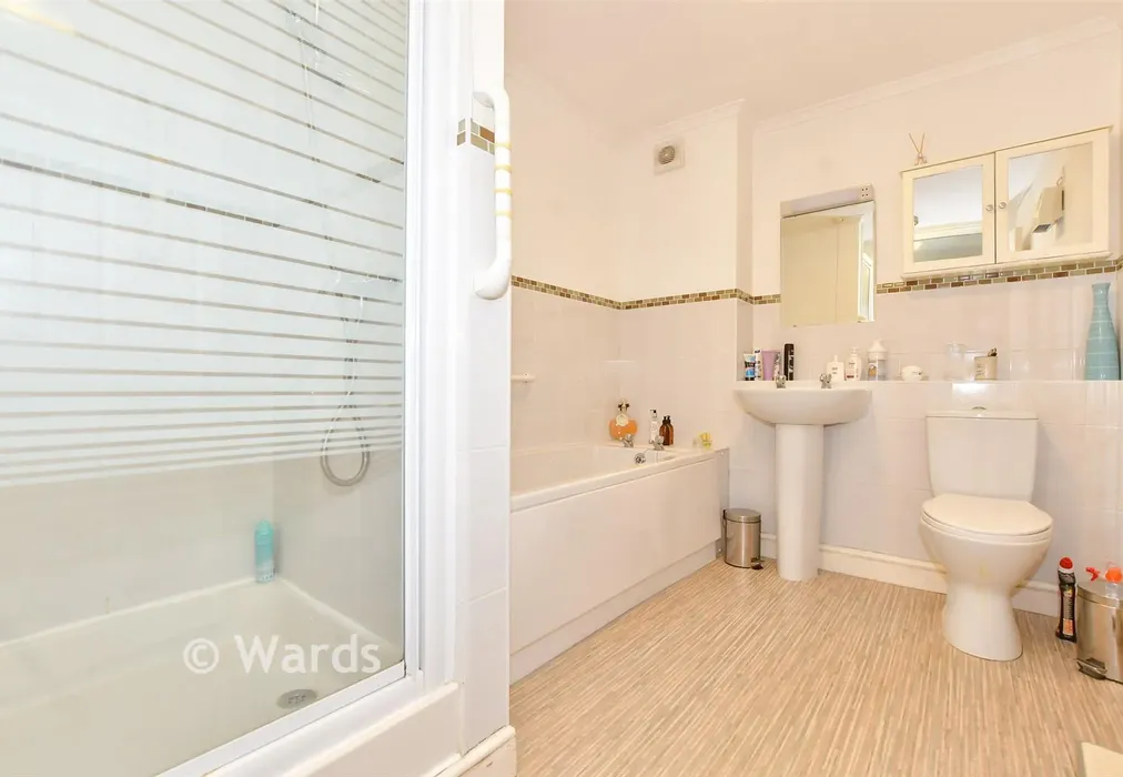 Bathroom - Station Road, Lyminge, Folkestone, Kent - Wards of Kent