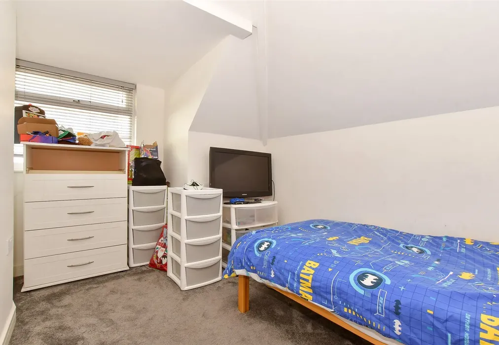 Bedroom 4 - Gills Cliff Road, Ventnor, Isle of Wight - Wards of Kent