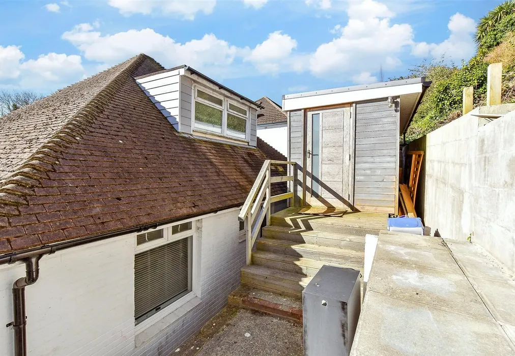 Rear Garden - Gills Cliff Road, Ventnor, Isle of Wight - Wards of Kent