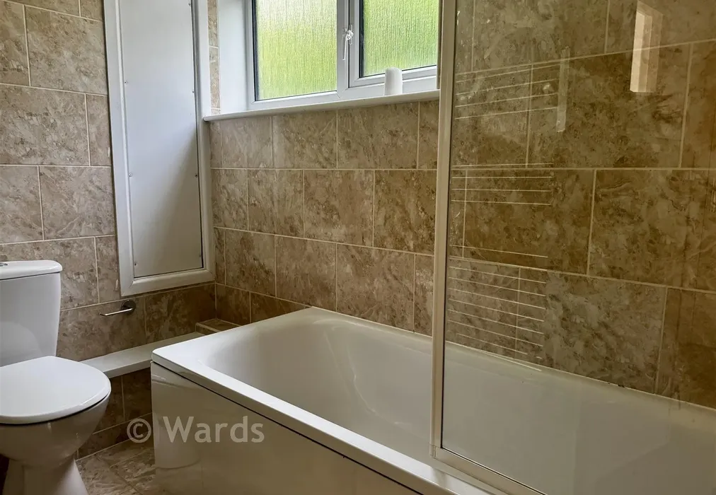Bathroom - Fort Pitt Street, Chatham, Kent - Wards of Kent