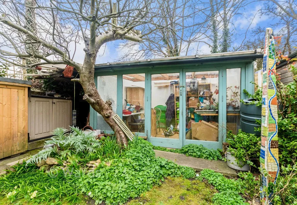 Workshop/Outbuildings - Weston Road, Strood, Rochester, Kent - Wards of Kent
