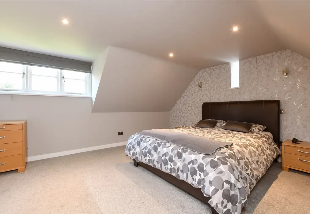 Bedroom 1 - Langton Road, Tunbridge Wells, Kent - Wards of Kent