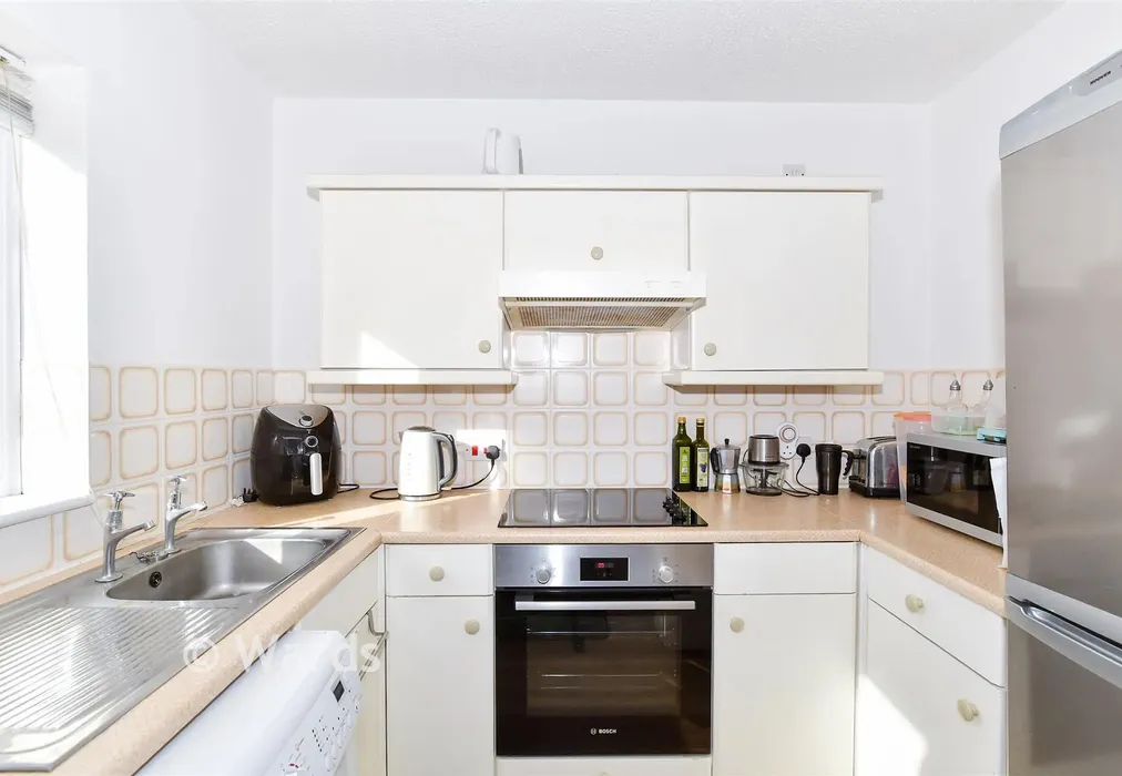 Kitchen - Victoria Street, Maidstone, Kent - Wards of Kent