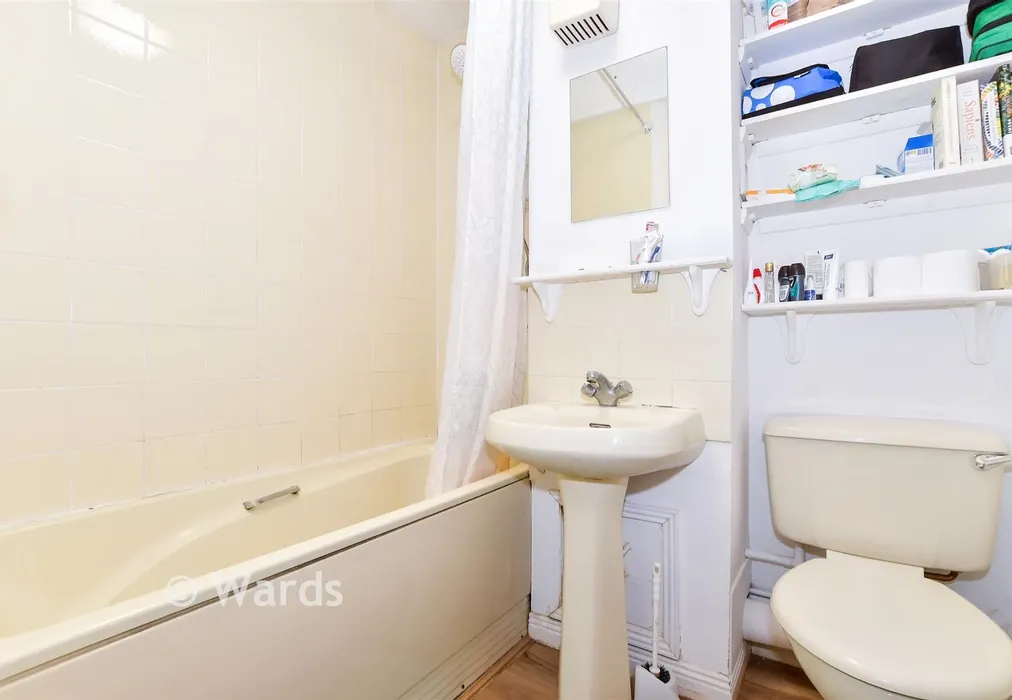 Bathroom - Victoria Street, Maidstone, Kent - Wards of Kent