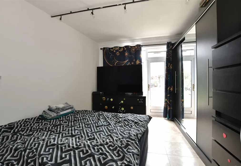 Guest Bedroom - Link Way, Hornchurch, Essex - Wards of Kent