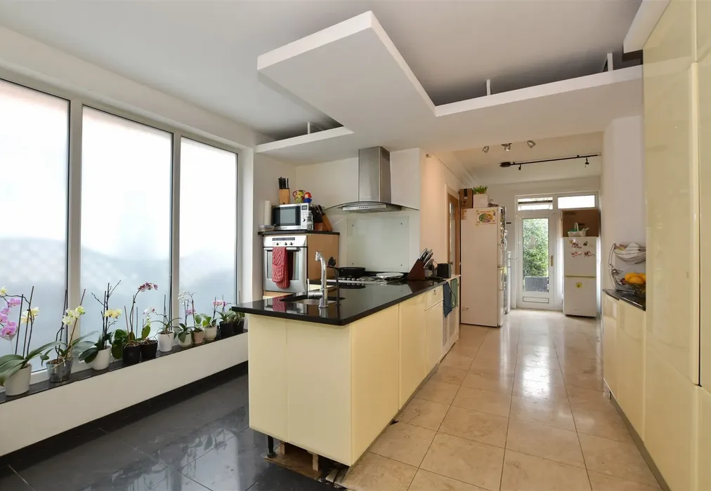 Kitchen - Link Way, Hornchurch, Essex - Wards of Kent