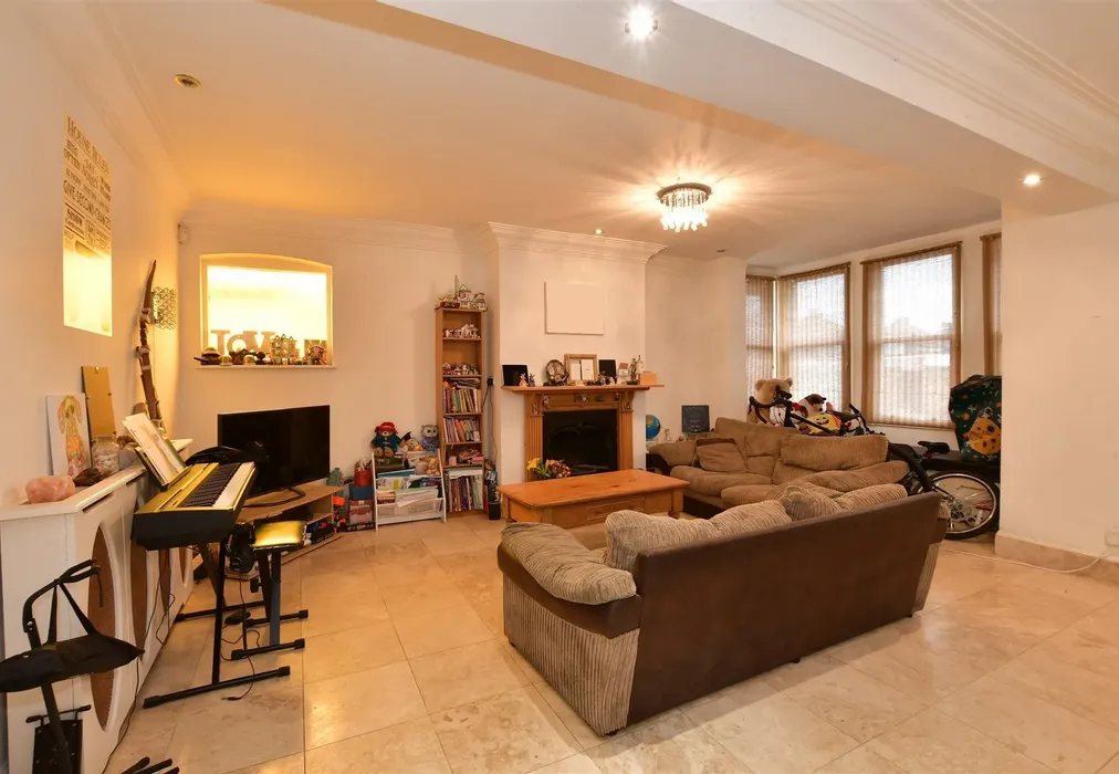 Lounge - Link Way, Hornchurch, Essex - Wards of Kent