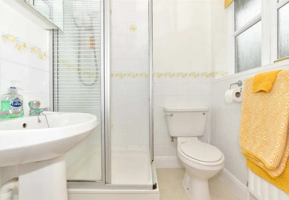 En-Suite Shower Room - Hop Pocket Close, Sissinghurst, Cranbrook, Kent - Wards of Kent