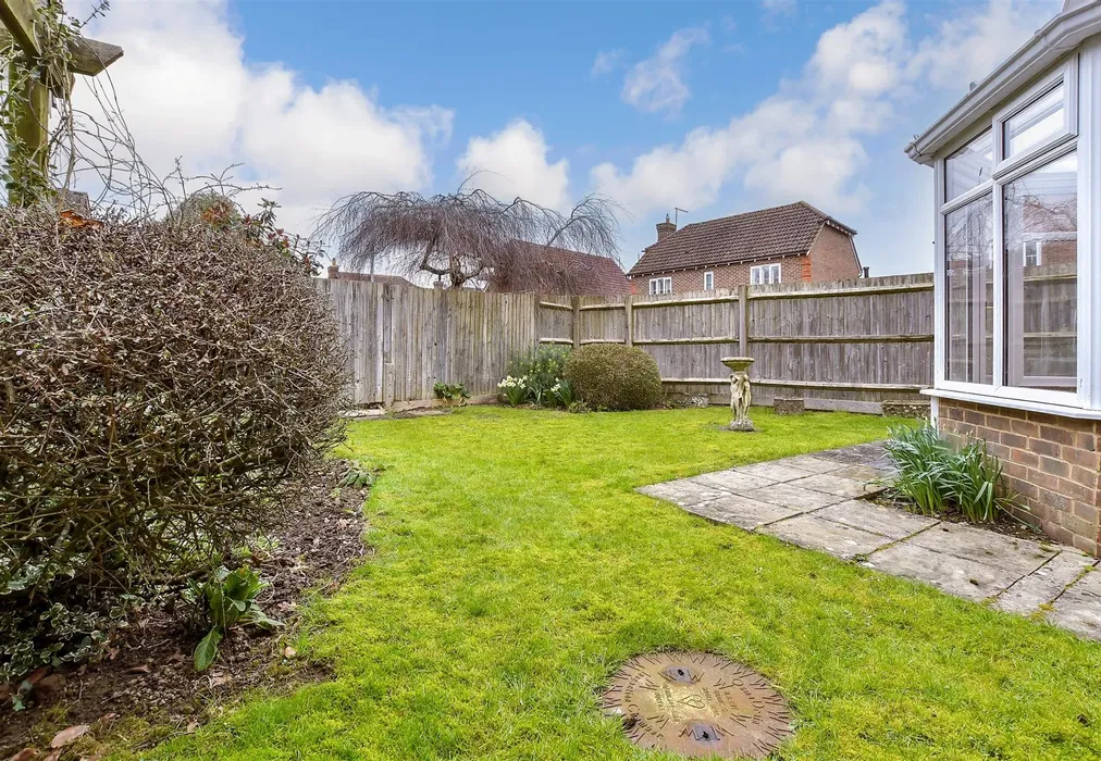 Rear Garden - Hop Pocket Close, Sissinghurst, Cranbrook, Kent - Wards of Kent