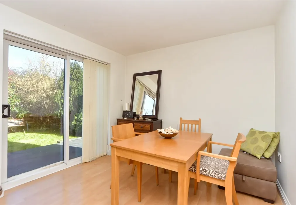 Lounge/Diner - Plough Road, Eastchurch, Sheerness, Kent - Wards of Kent