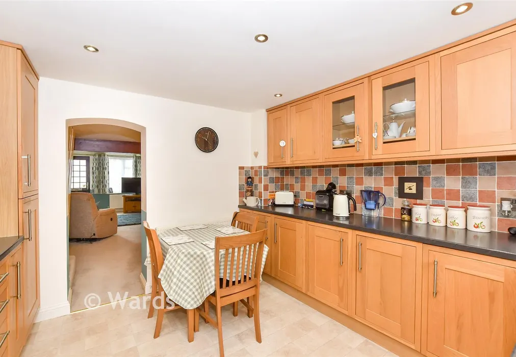 Kitchen - Warehorne Road, Hamstreet, Ashford, Kent - Wards of Kent