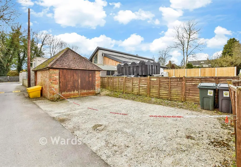 Garage - Warehorne Road, Hamstreet, Ashford, Kent - Wards of Kent