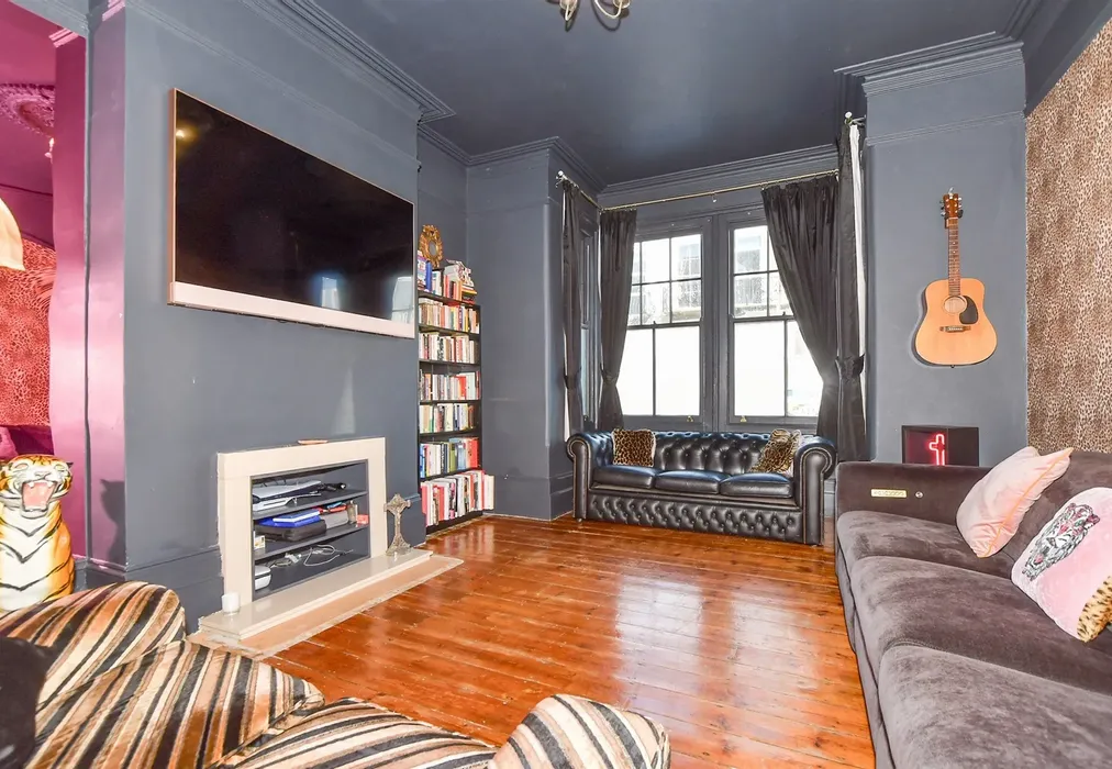 Lounge - Ethelbert Road, Margate, Kent - Wards of Kent