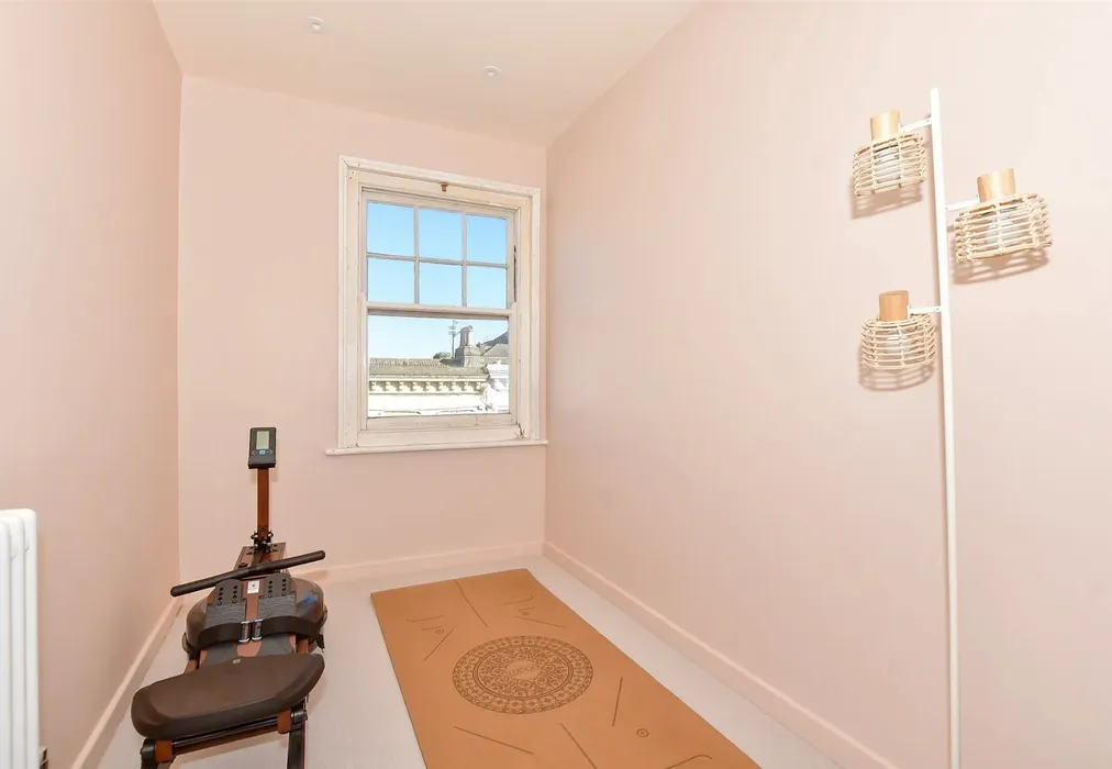 Bedroom 6 - Ethelbert Road, Margate, Kent - Wards of Kent