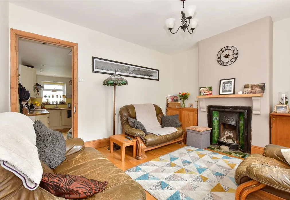 Lounge - Fitzroy Street, Sandown, Isle of Wight - Wards of Kent