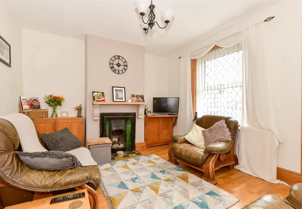 Lounge - Fitzroy Street, Sandown, Isle of Wight - Wards of Kent