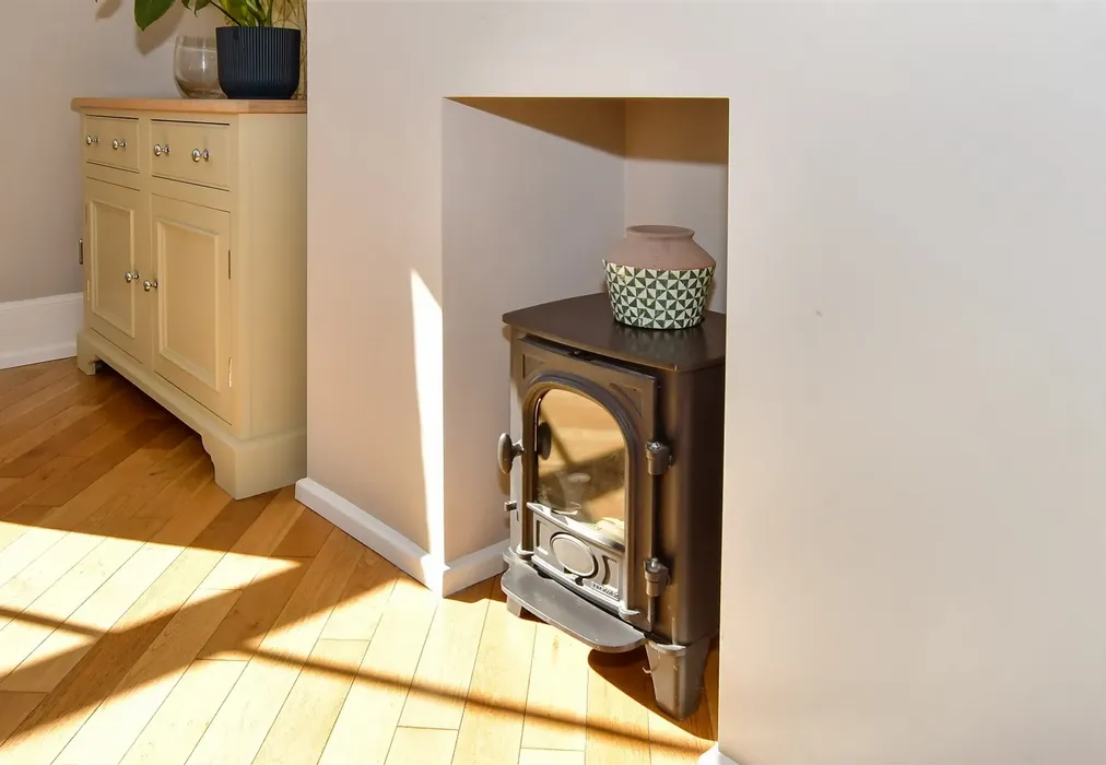 Internal Feature - Monkton Road, Minster, Ramsgate, Kent - Wards of Kent