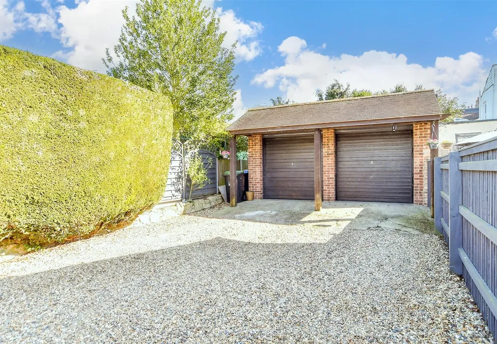 Garage - Monkton Road, Minster, Ramsgate, Kent - Wards of Kent