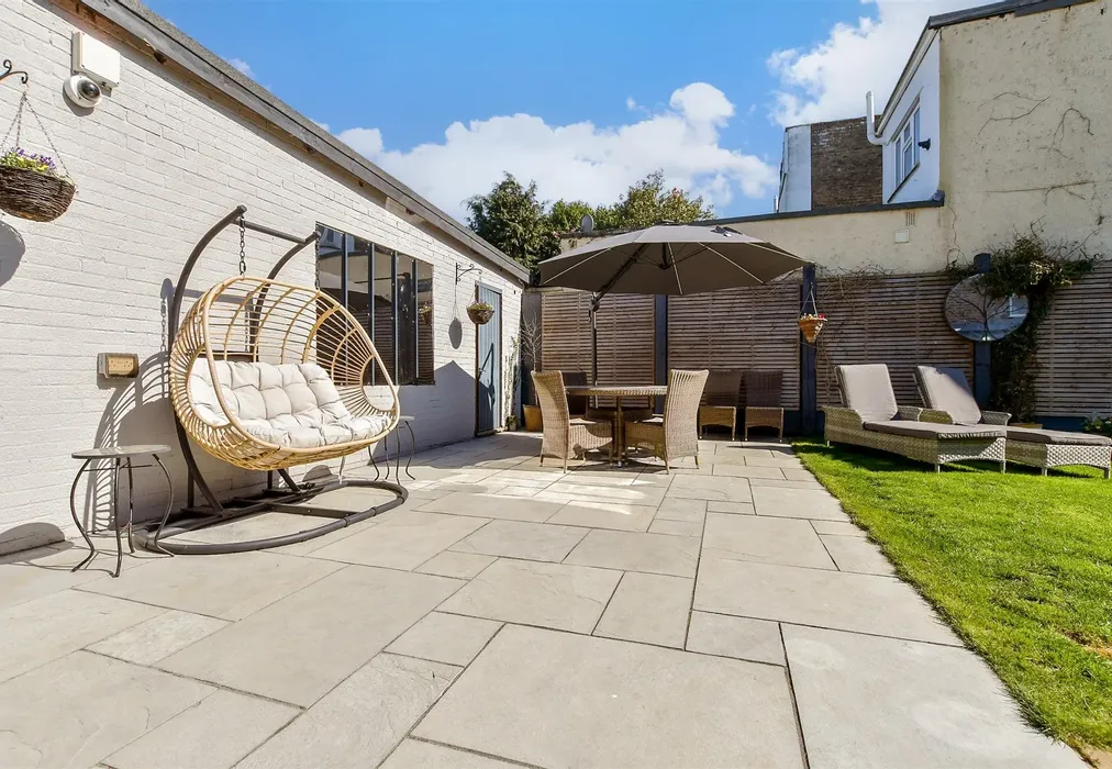 Patio / Decking - Monkton Road, Minster, Ramsgate, Kent - Wards of Kent