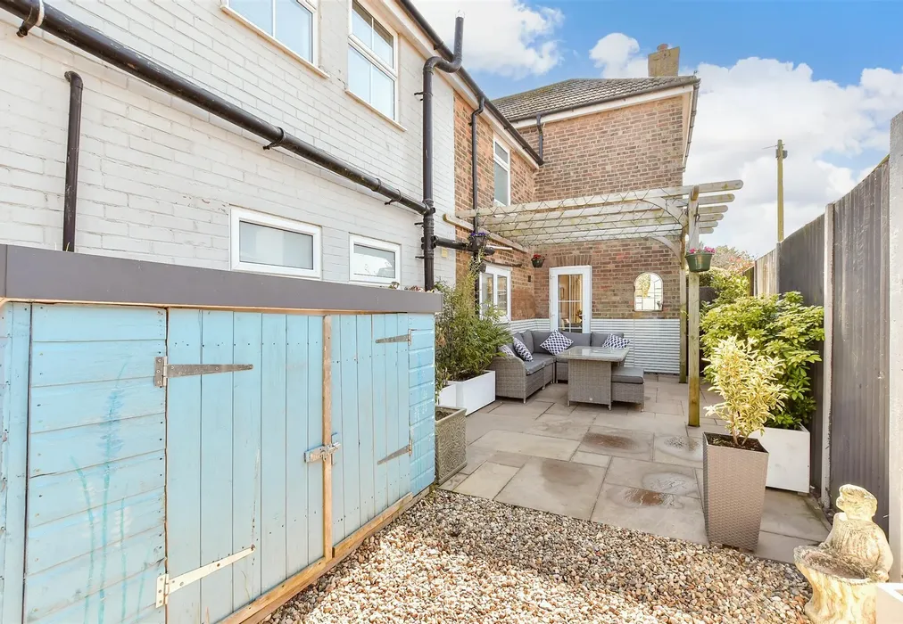Patio / Decking - Monkton Road, Minster, Ramsgate, Kent - Wards of Kent