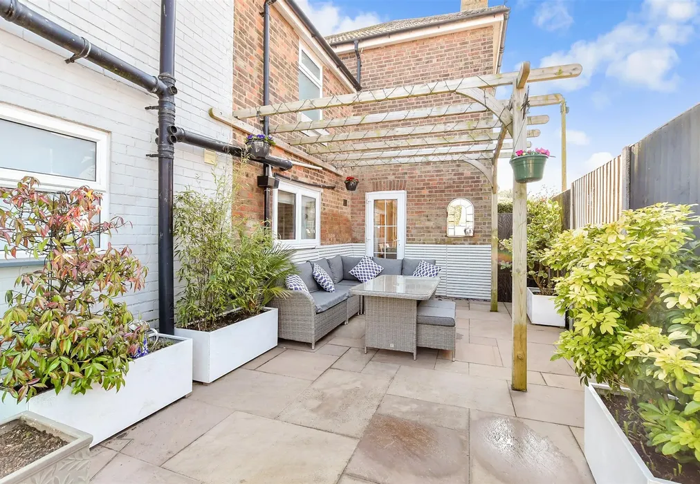 Patio / Decking - Monkton Road, Minster, Ramsgate, Kent - Wards of Kent