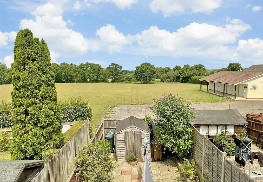 Rear Garden - Hopes Grove, High Halden, Kent - Wards of Kent
