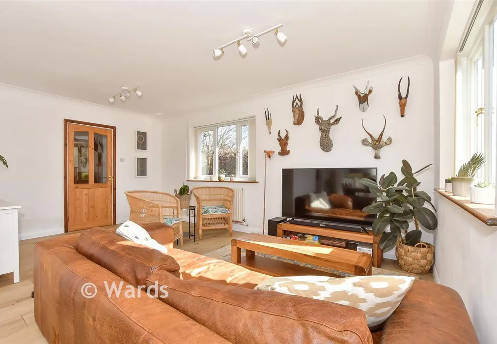 Lounge - Bobbin Lodge Hill, Chartham, Canterbury, Kent - Wards of Kent