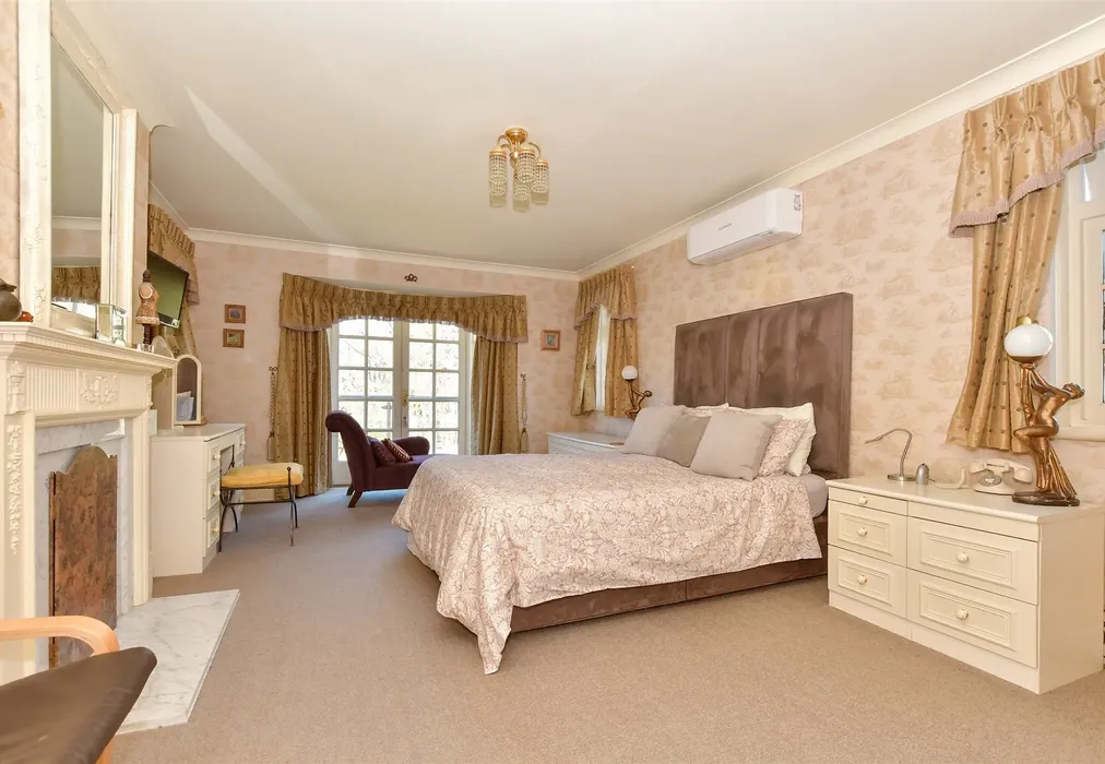Main Bedroom - Bossingham Road, Stelling Minnis, Canterbury, Kent - Wards of Kent