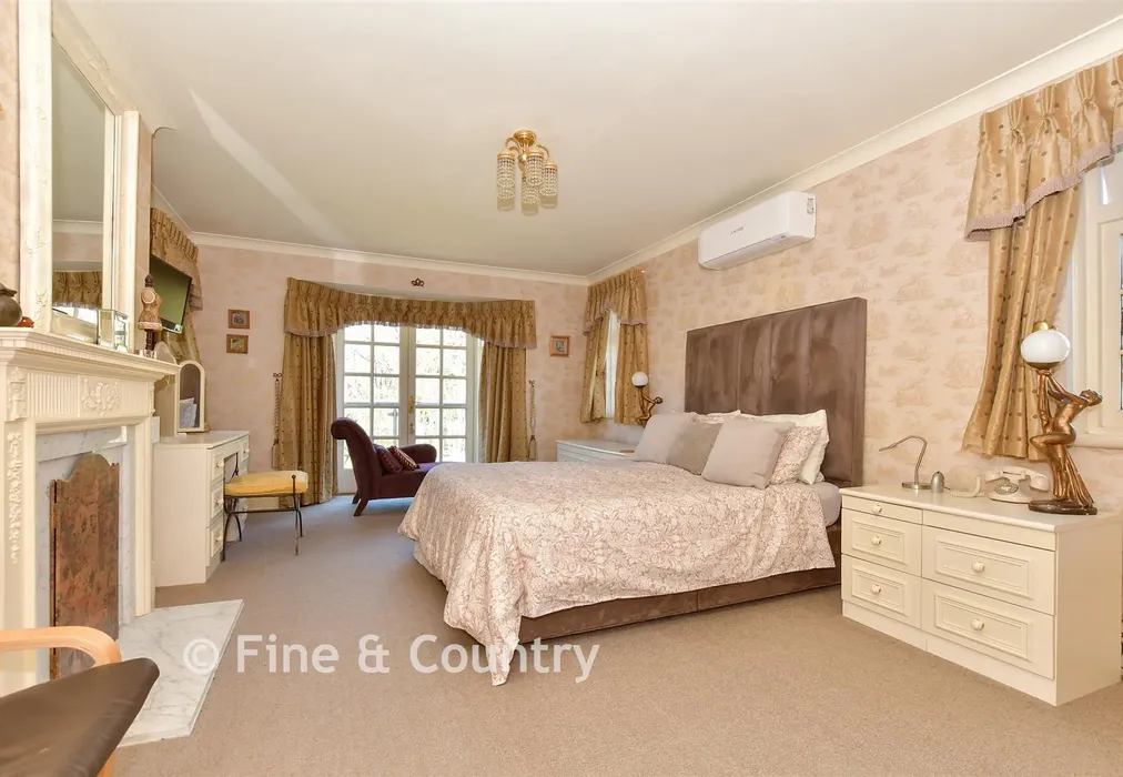 Main Bedroom - Bossingham Road, Stelling Minnis, Canterbury, Kent - Wards of Kent