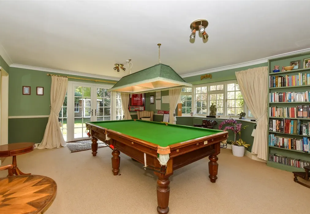 Games Room - Bossingham Road, Stelling Minnis, Canterbury, Kent - Wards of Kent