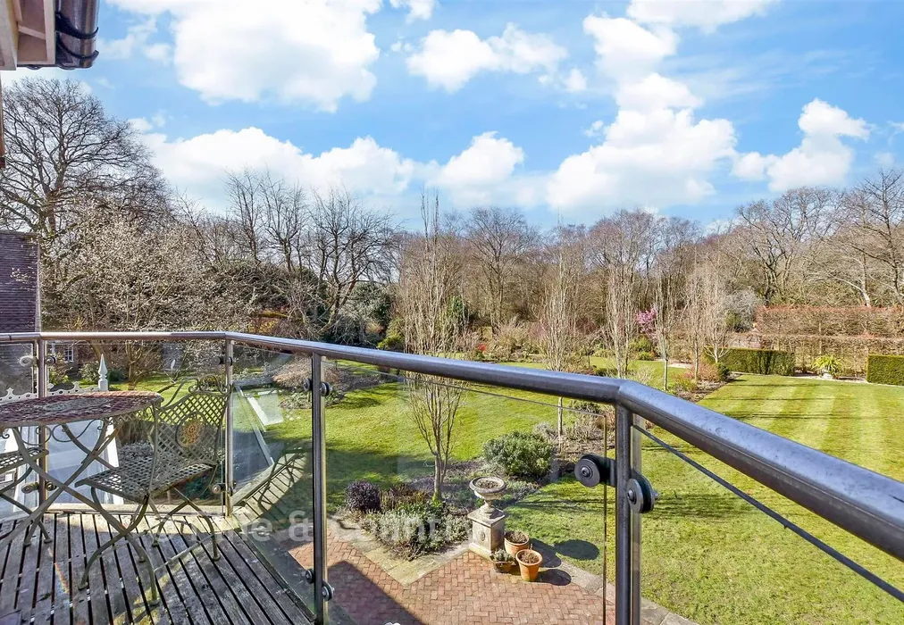 Balcony / Terrace - Bossingham Road, Stelling Minnis, Canterbury, Kent - Wards of Kent