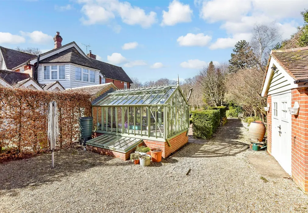 Workshop/Outbuildings - Bossingham Road, Stelling Minnis, Canterbury, Kent - Wards of Kent