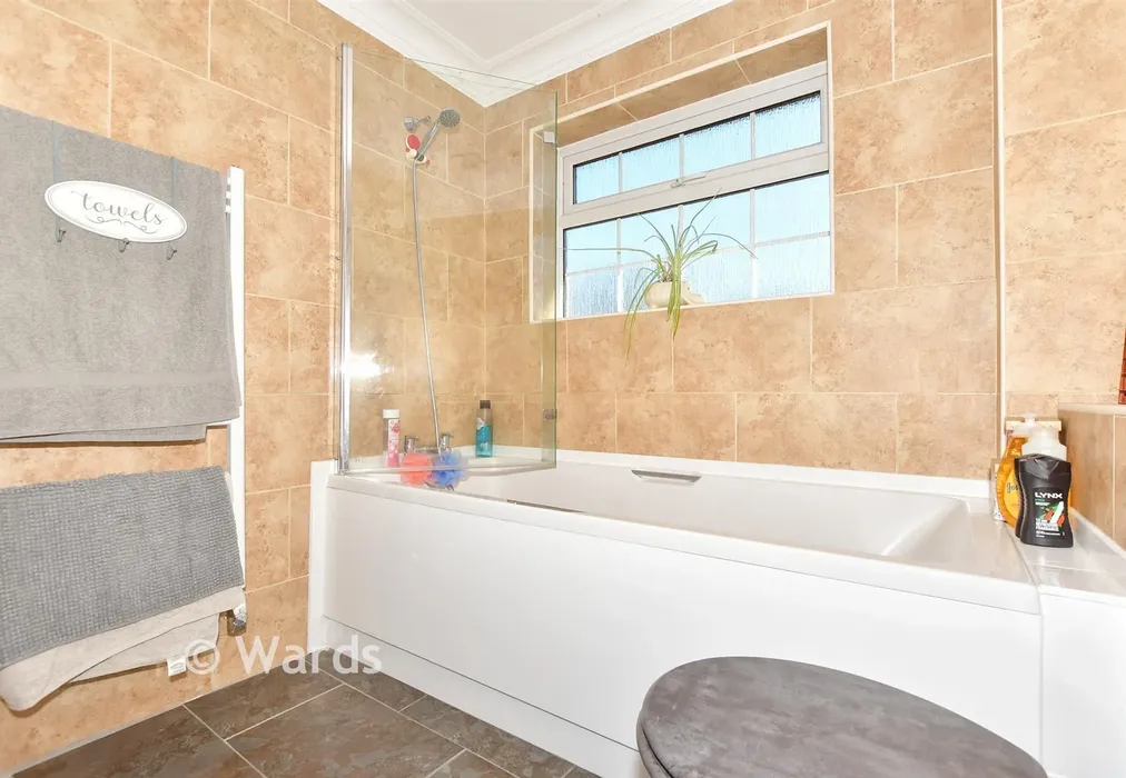 Bathroom - The Street, Newington, Folkestone, Kent - Wards of Kent