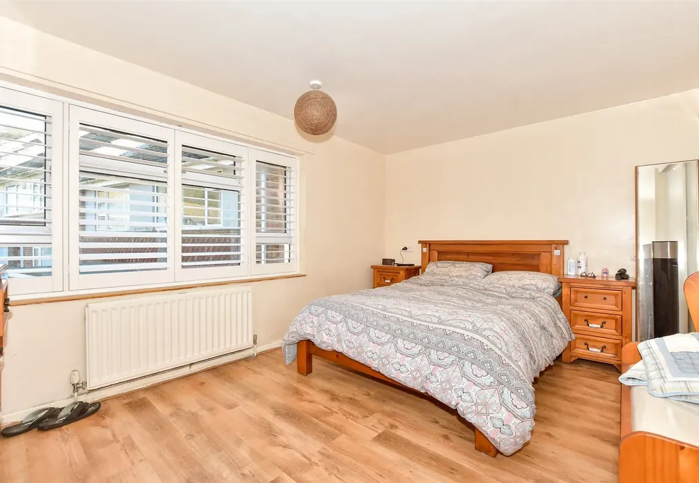 Bedroom 1 - Hollands Avenue, Folkestone, Kent - Wards of Kent