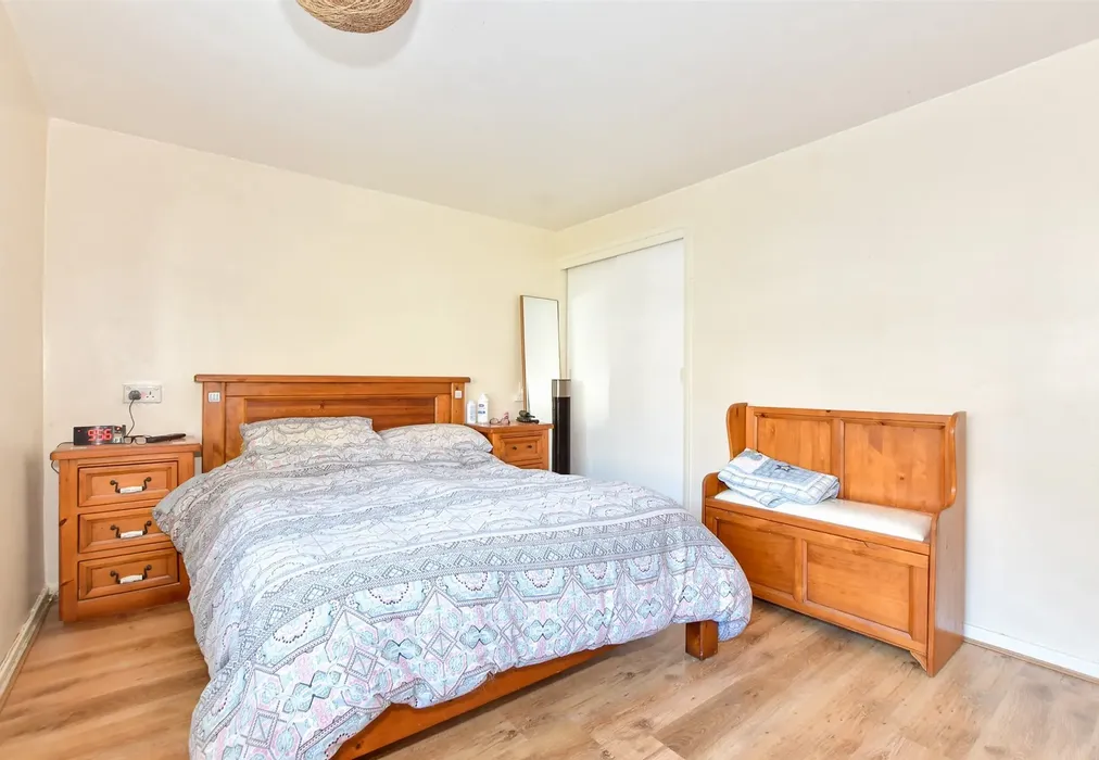 Bedroom 1 - Hollands Avenue, Folkestone, Kent - Wards of Kent