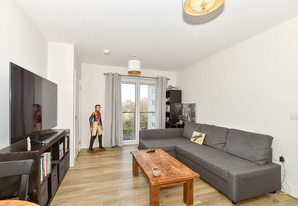 Lounge/Diner - West Green Drive, West Green, Crawley, West Sussex - Wards of Kent