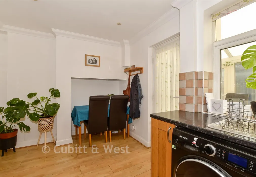 Kitchen - Worthing Road, Rustington, West Sussex - Wards of Kent