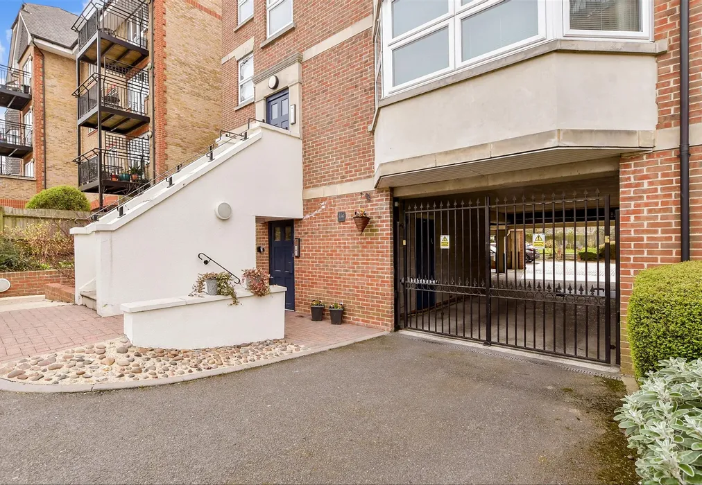 External Feature - Bromley Road, Beckenham, Kent - Wards of Kent