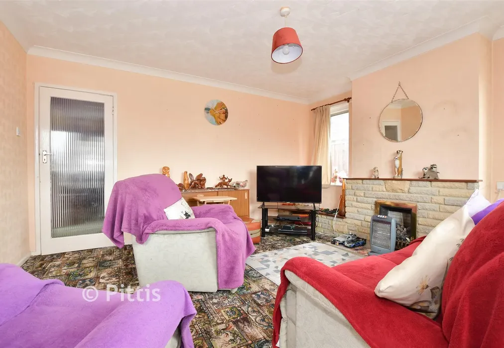 Lounge/Dining Room - Roseway, Lake, Isle of Wight - Wards of Kent