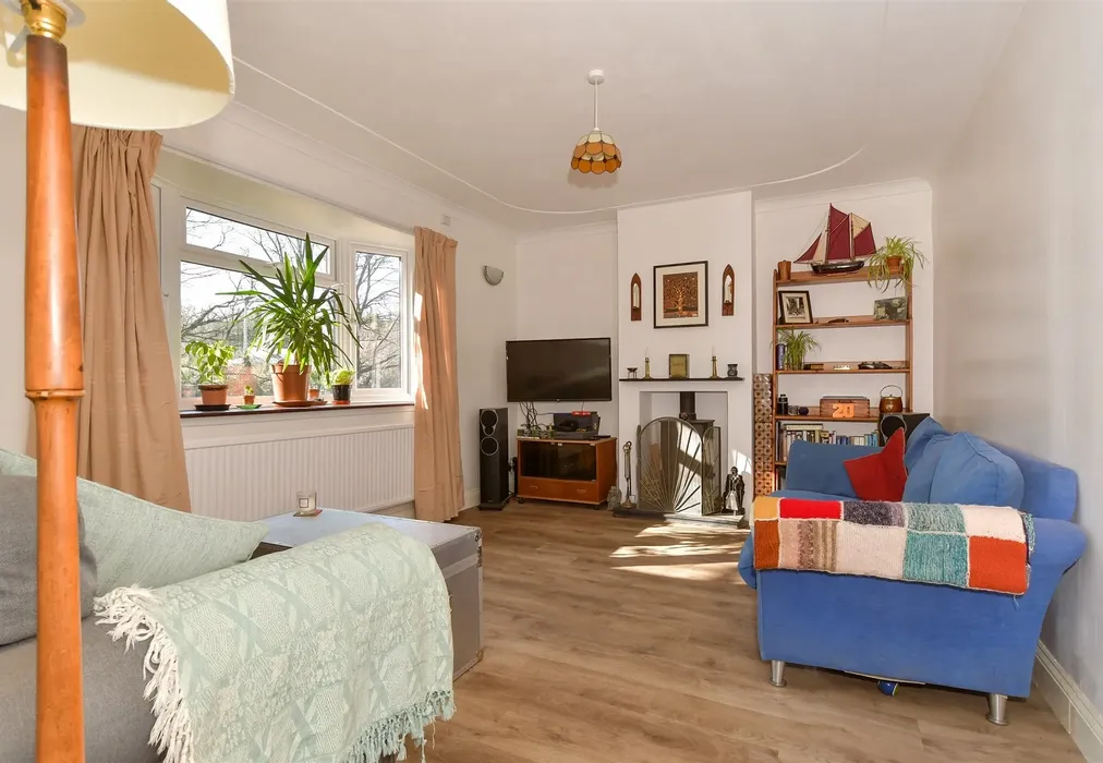Lounge - Albany Road, Rochester, Kent - Wards of Kent