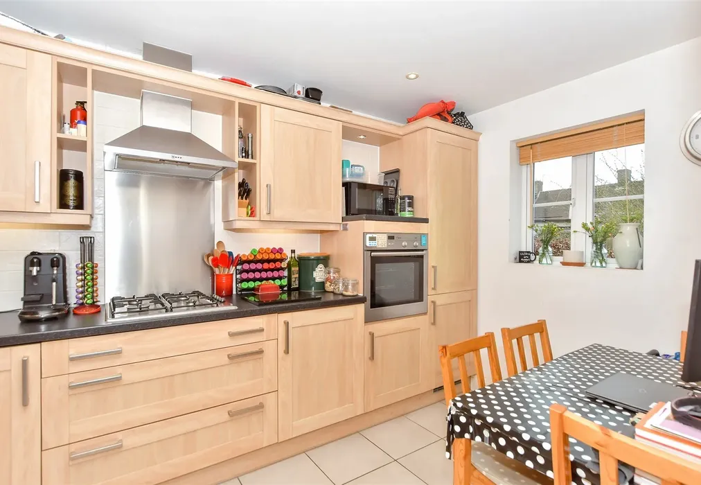 Kitchen - School Close, Westergate, Chichester, West Sussex - Wards of Kent