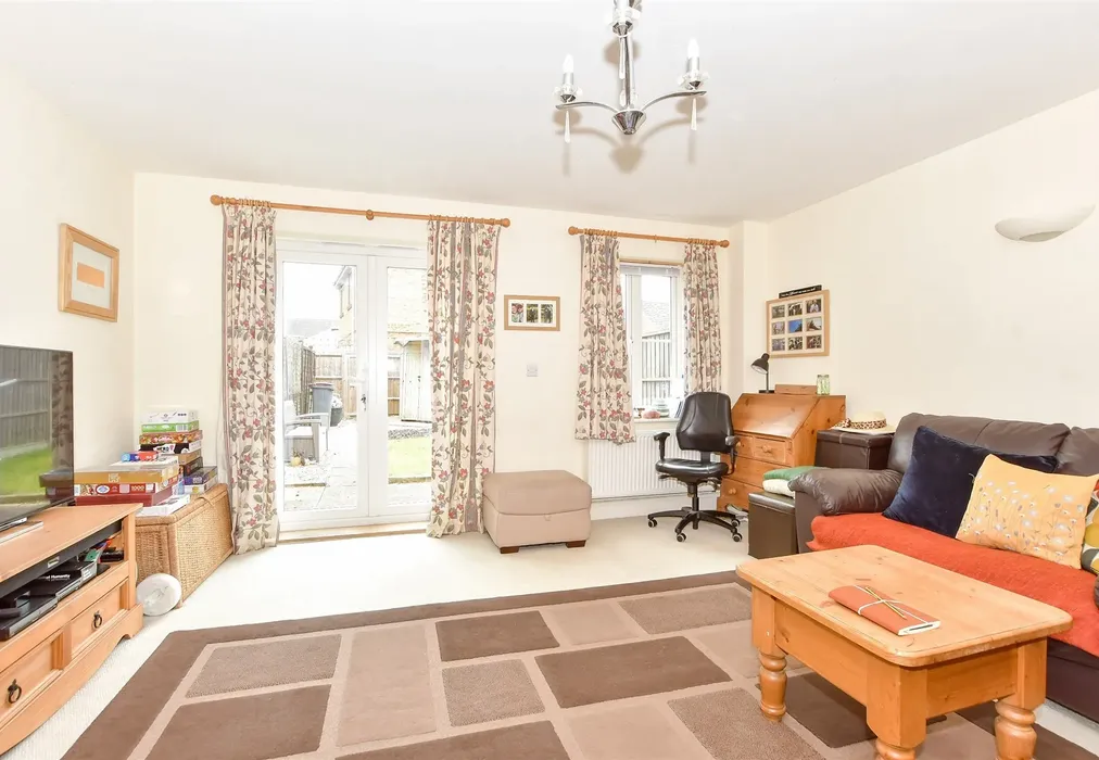 Lounge - School Close, Westergate, Chichester, West Sussex - Wards of Kent