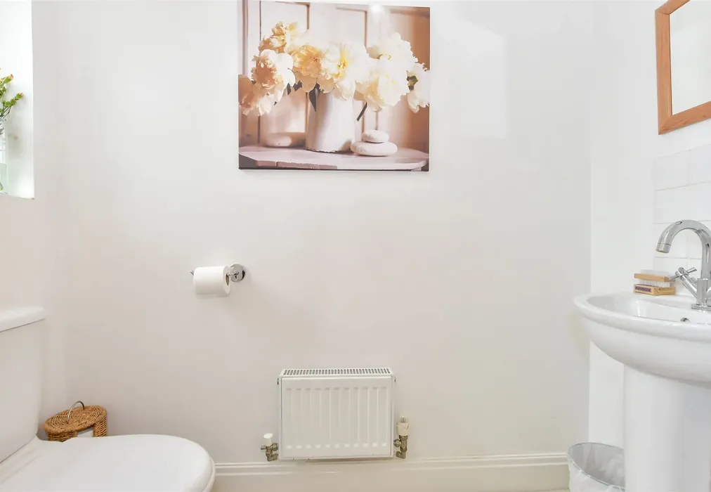 Internal Lifestyle Photograph - School Close, Westergate, Chichester, West Sussex - Wards of Kent