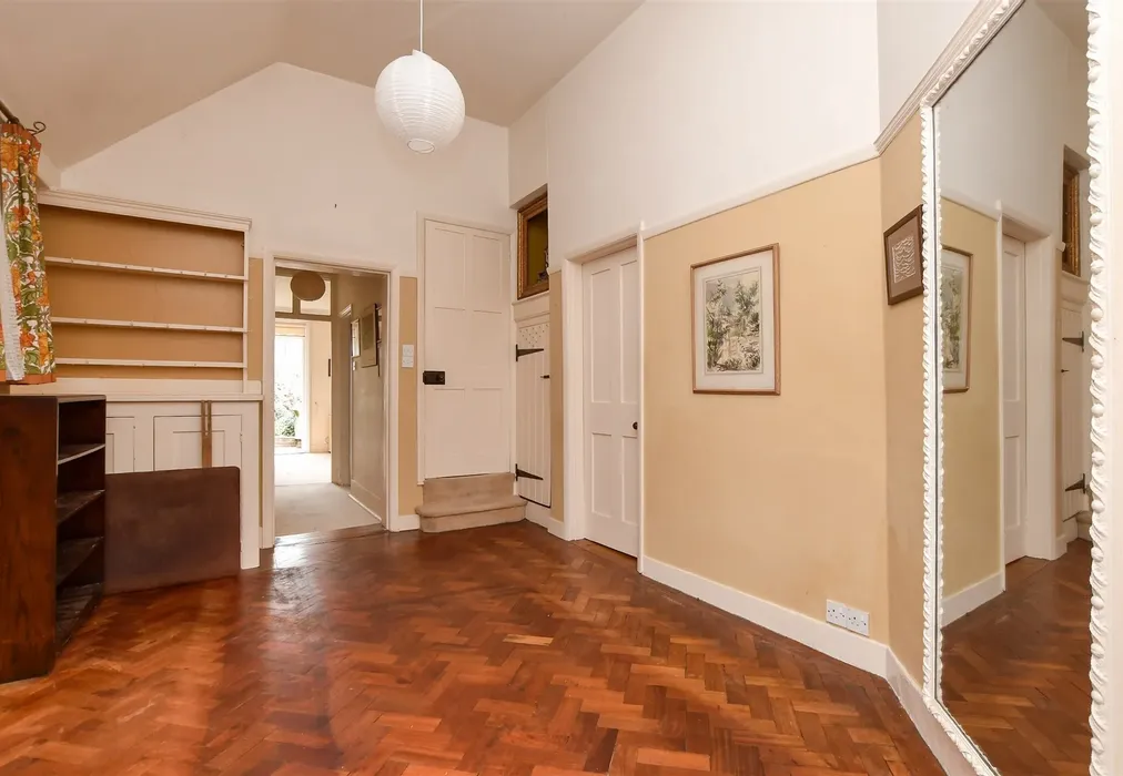 Inner Hallway - Laglands Close, Reigate, Surrey - Wards of Kent